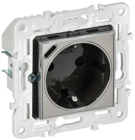 Розетка SKANDY 18Вт 16А с заземл. защ. штроки с USB C SK-R17N никель IEK SK-R14-16-U14-018-K50