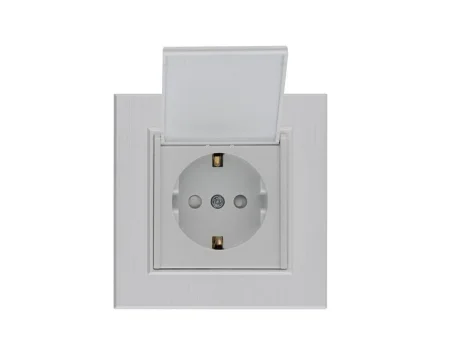 Розетка 1-м с крышкой Karea LINE STAR с заземл. жемчуж. Makel 86100029