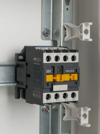 Контактор КМИ-22510 25А 24В/АС3 1НО IEK KKM21-025-024-10