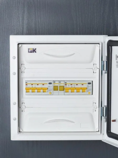 Лампа сигнальная ЛС-47 желт. IEK MLS10-230-K05