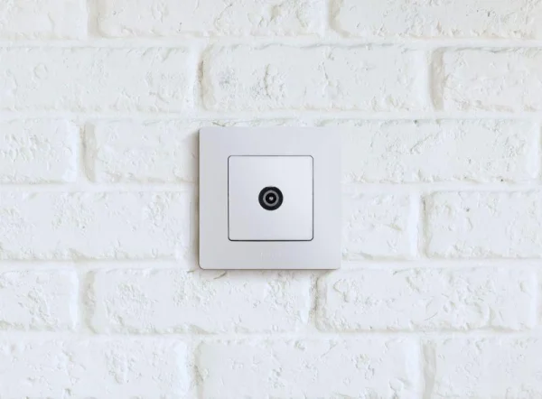 Розетка телевизионная проходная TV СП Etika 14дБ 5-862МГц механизм бел. Leg 672263