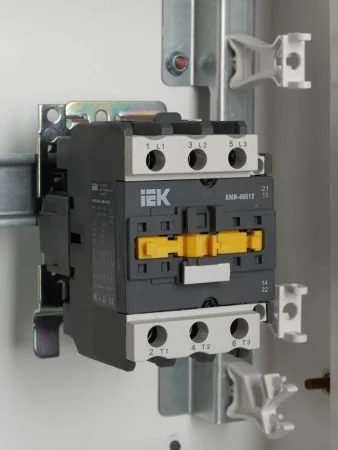 Контактор КМИ-46512 65А 230В/АС3 1НО 1НЗ IEK KKM41-065-230-11