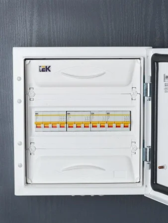 Выключатель нагрузки ВН-32 100А/3П IEK MNV10-3-100