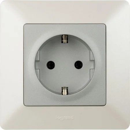 Механизм розетки 1-м СП Valena Life 16А IP2X 250В 2К+З с лиц. панелью безвинт. зажимы алюм. Leg 753621