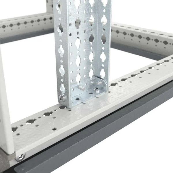 Рейка широкая вертикальная для корпусов CQE N В=1800мм (уп.2шт) DKC R5NPDV18