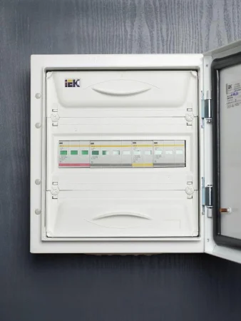 Ограничитель перенапряжения ОПС1-C 4P IEK MOP20-4-C