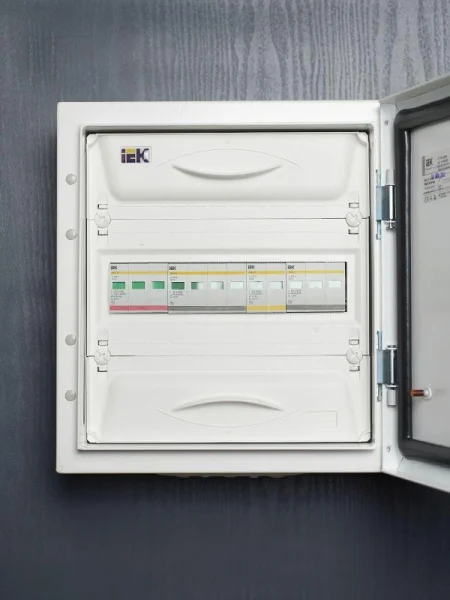 Ограничитель перенапряжения ОПС1-C 4P IEK MOP20-4-C