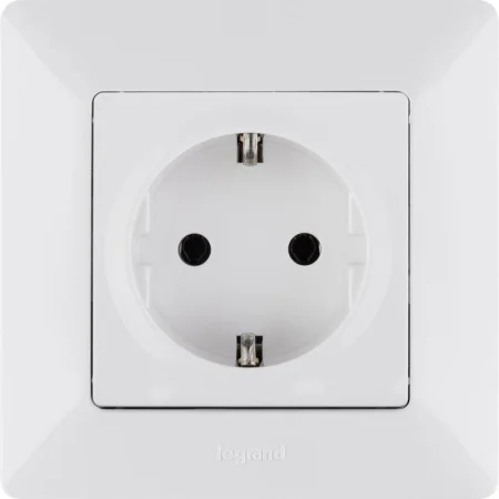 Розетка 1-м СП Valena Life 16А IP20 250В 2P+E винт. клеммы механизм бел. Leg 753425