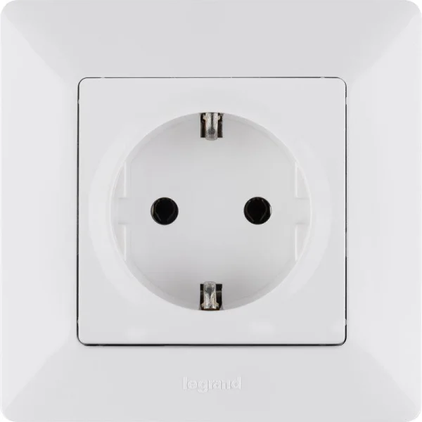 Розетка 1-м СП Valena Life 16А IP20 250В 2P+E винт. клеммы механизм бел. Leg 753425