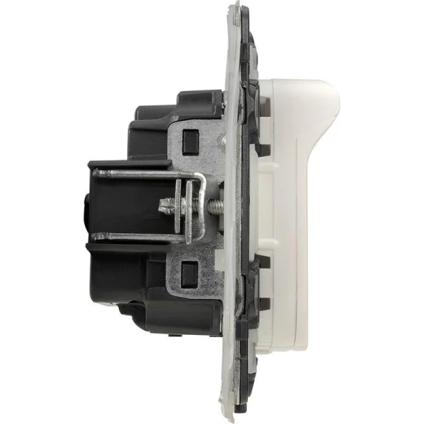 Розетка 1-м СП Valena Allure 16А IP44 250В 2P+E защ. шторки с крышкой механизм бел. Leg 755204