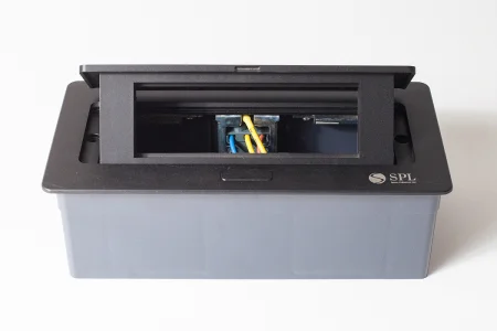 Люк на 3 поста (45х45), металл, черный с пластиковой коробкой, IP40