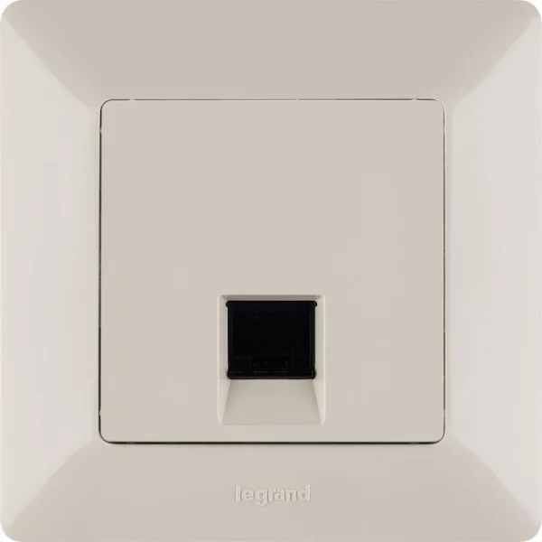 Розетка компьютерная 1-м Valena Life RJ45 кат.5E UTP с лицев. панелью механизм сл. кость Leg 753540