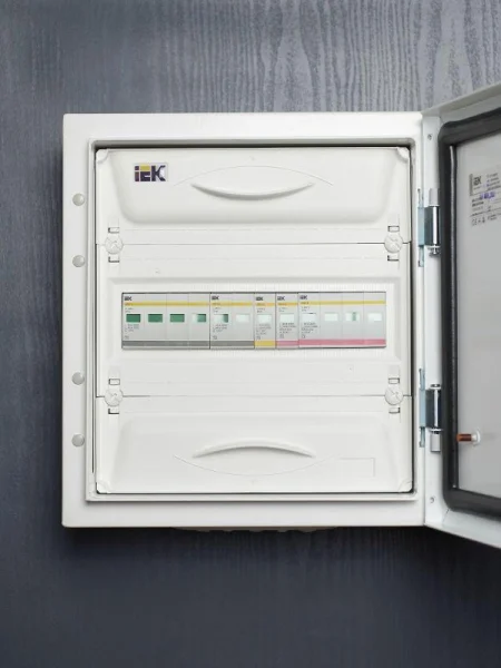 Ограничитель перенапряжения ОПС1-D 1P IEK MOP20-1-D