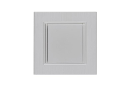 Розетка 1-м с крышкой Karea LINE STAR с заземл. жемчуж. Makel 86100029