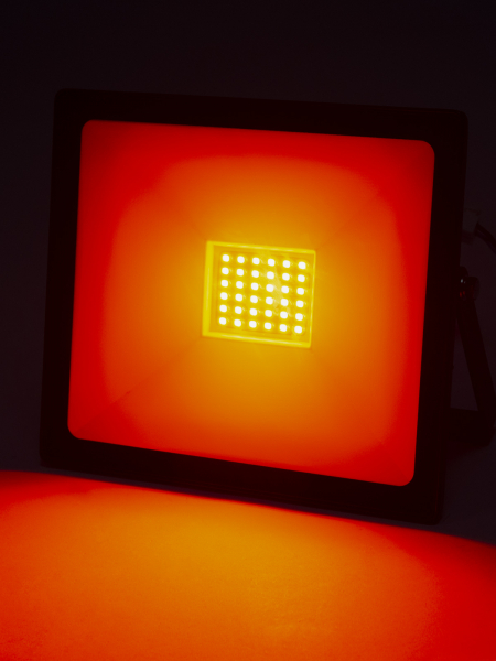 Прожектор светодиодный СДО-04-050Н-К (красный свет) 50 Вт, IP65, черный, Народный