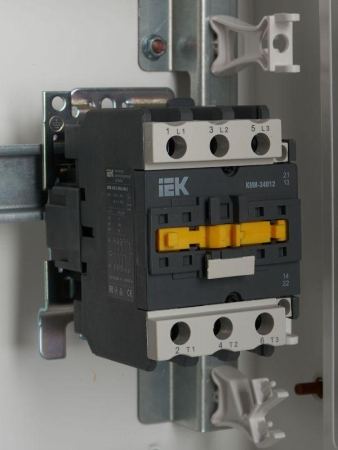 Контактор КМИ-34012 40А 230В/АС3 1НО 1НЗ IEK KKM31-040-230-11