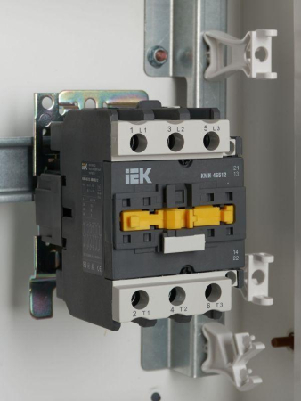 Контактор КМИ-46512 65А 230В/АС3 1НО 1НЗ IEK KKM41-065-230-11