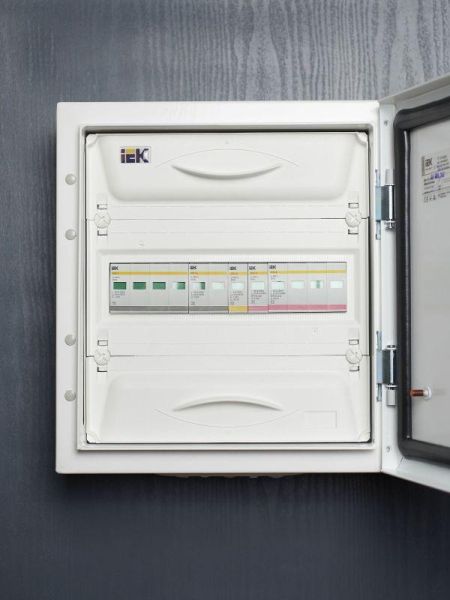 Ограничитель перенапряжения ОПС1-B 1P IEK MOP20-1-B