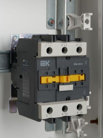 Контактор КМИ-49512 95А 400В/AC3 1HО 1H3 IEK KKM41-095-400-11