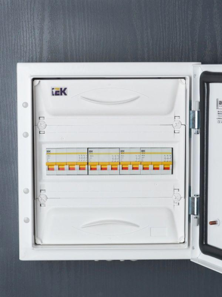 Выключатель нагрузки ВН-32 100А/3П IEK MNV10-3-100