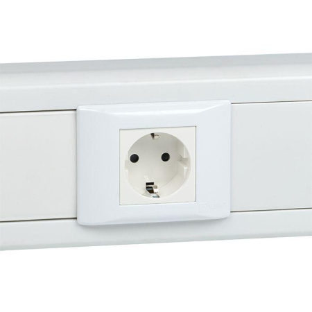 Розетка 1-м 2мод. C-Line РКС-20-30-П 45х45 с заземл. бел. EKF E2MR16-028-10