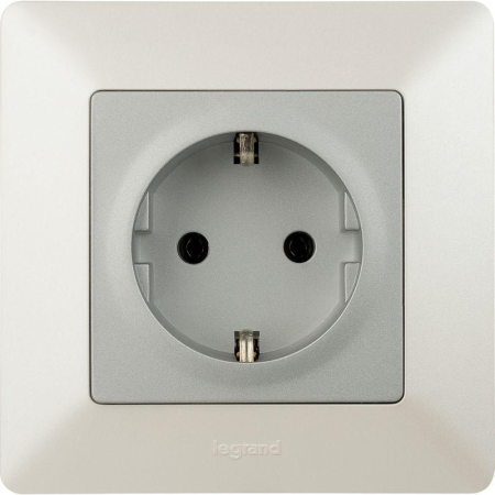 Механизм розетки 1-м СП Valena Life 16А IP2X 250В 2К+З с лиц. панелью безвинт. зажимы алюм. Leg 753621