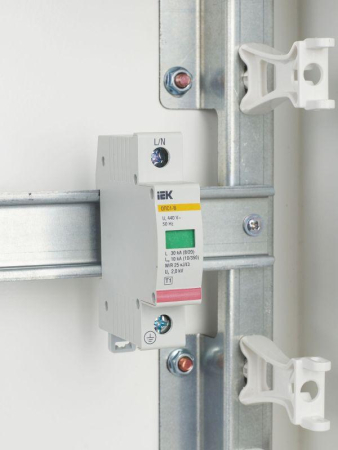 Ограничитель перенапряжения ОПС1-B 1P IEK MOP20-1-B