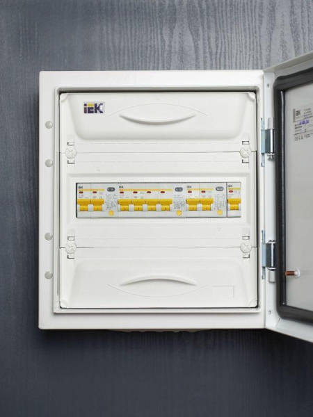 Выключатель автоматический дифференциального тока 4п C 25А 100мА тип AC 4.5кА АД-14 IEK MAD10-4-025-C-100
