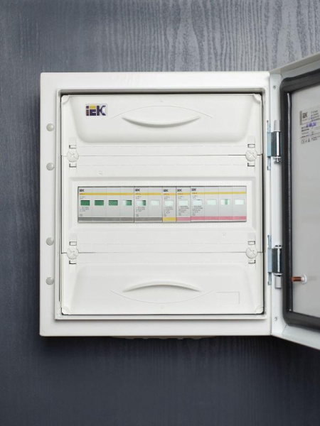 Ограничитель перенапряжения ОПС1-D 1P IEK MOP20-1-D